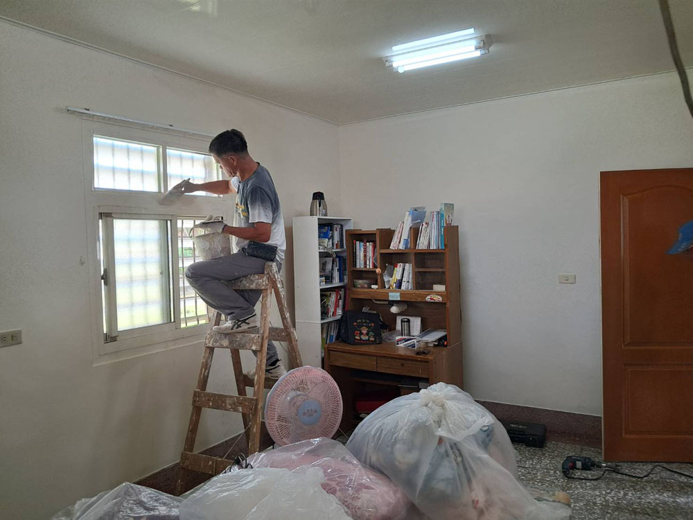 台中室內窗邊木作修繕